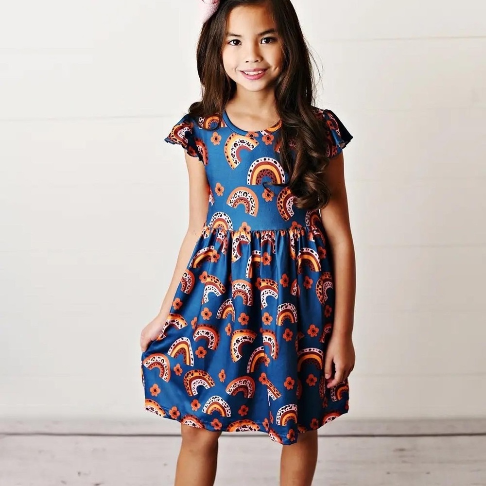 Blue Rainbow Dress
$26

Available: 
1-Size 4
1-Size 5
1-Size 6